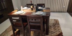 木式餐桌